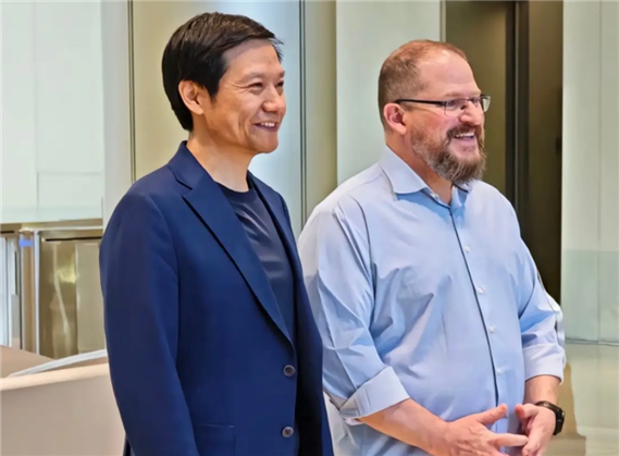 三星李在镕与高通安蒙联袂到访小米汽车工厂，雷军卢伟冰高层接见引全球关注
